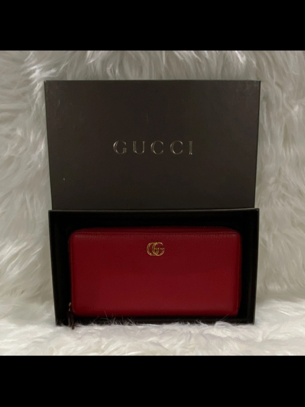 Gucci Red Leather Zip Wallet with Gold GG Emblem - includes box